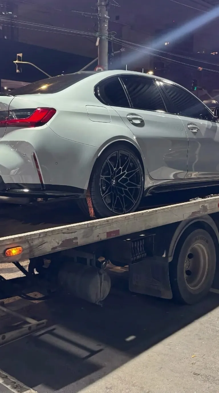 BMW no plataforma, viagem longa